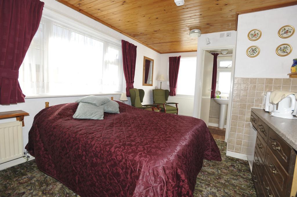 Dwy Olwyn Hotel Dolgellau Exterior photo
